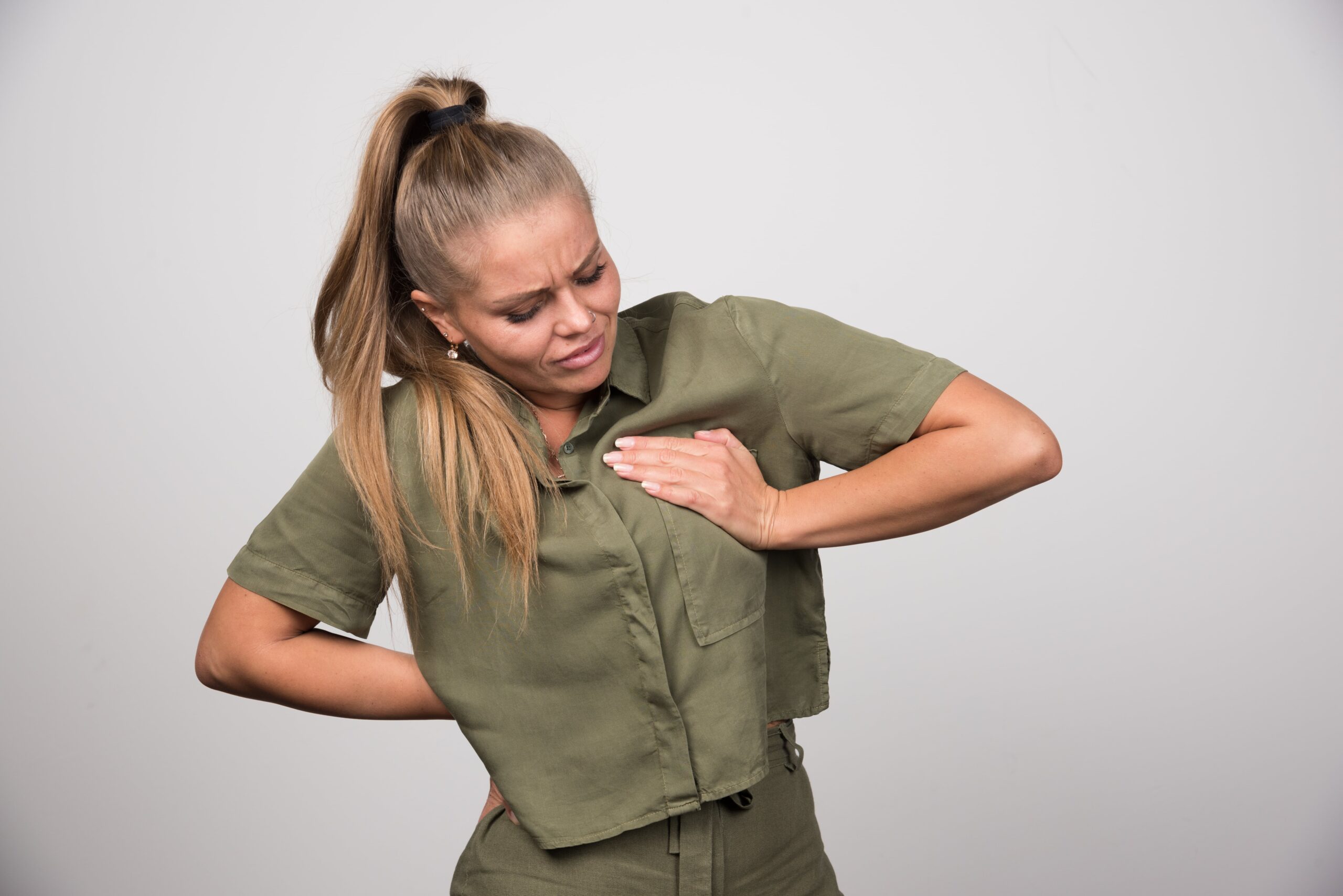 dureri după implant mamar București – explicații Dr. Diana Gheorghiță