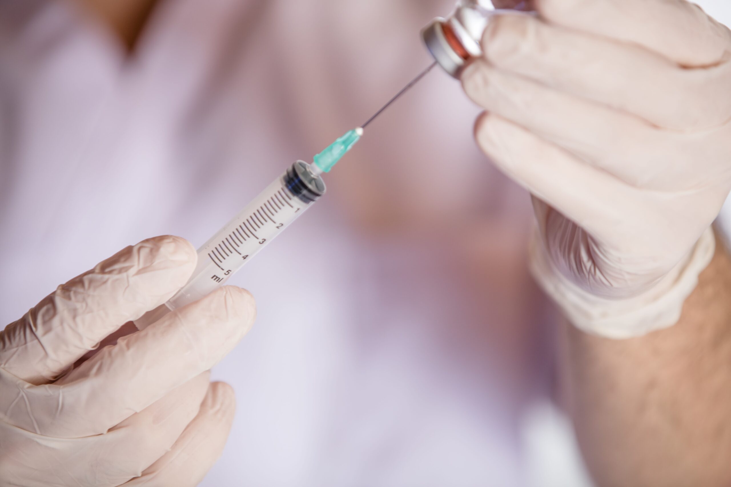 De ce vor unii bărbați să-și injecteze kanamicină pe penis?