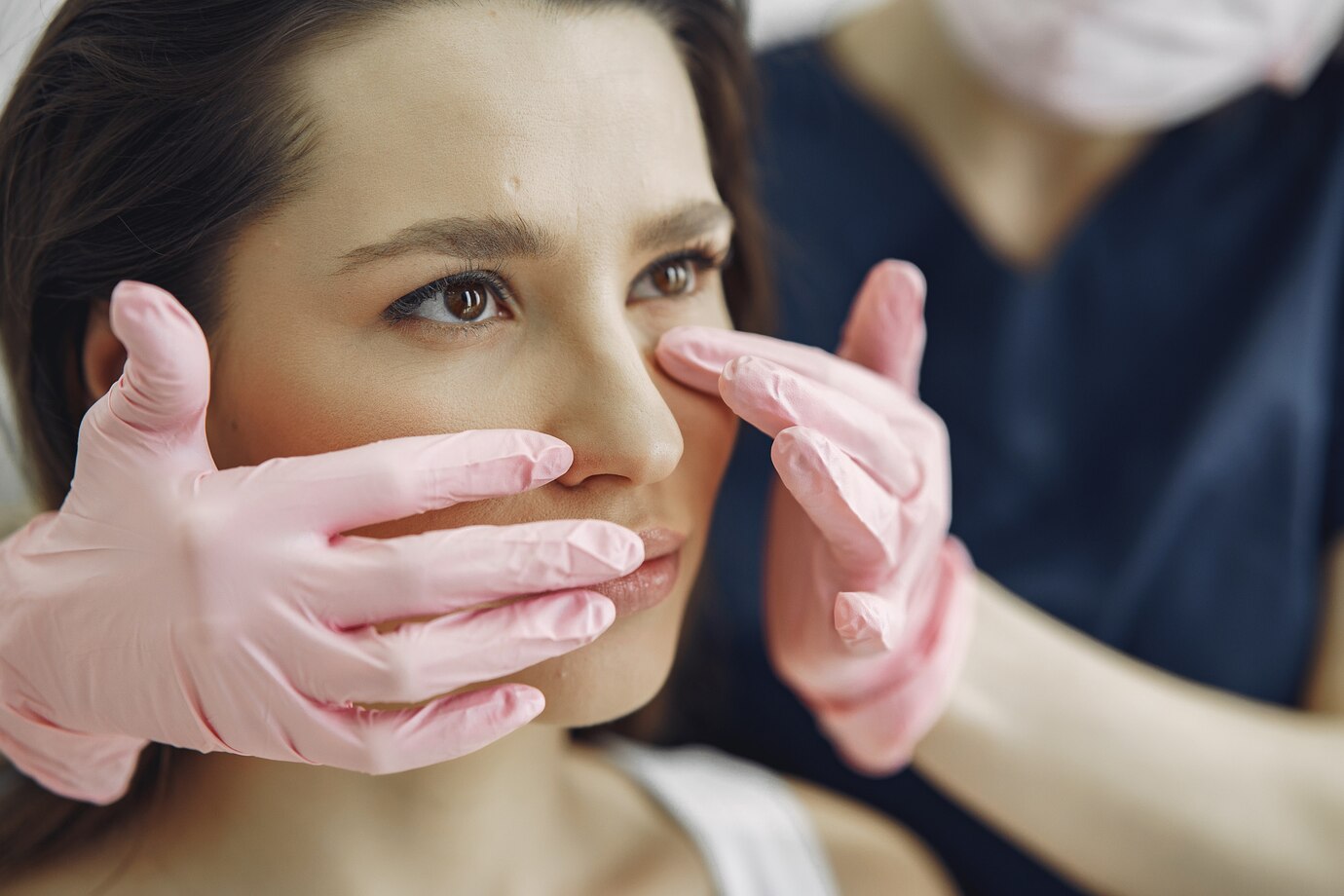 Chirurgie estetică a nasului – tehnică avansată în rinoplastia secundară