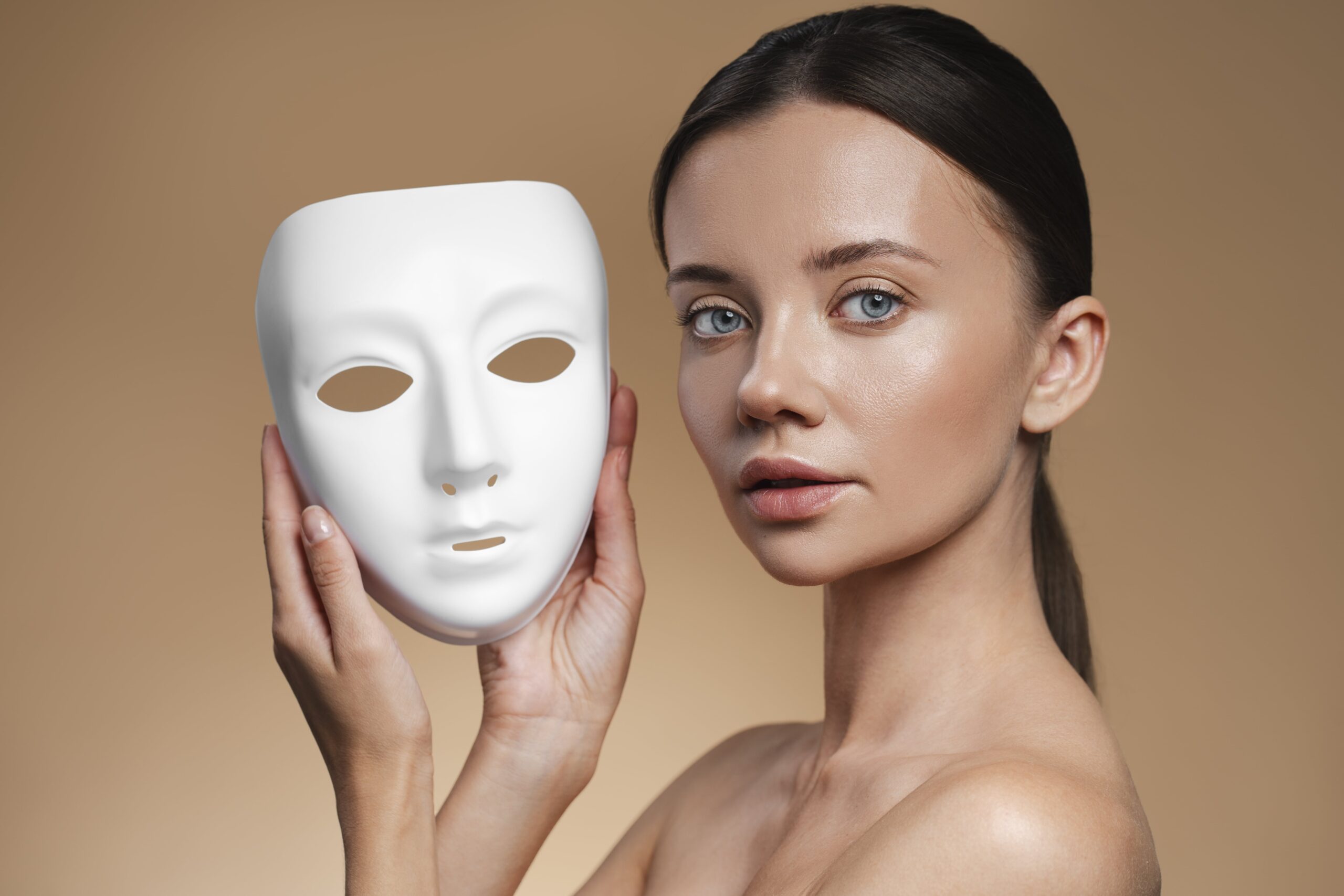 chipul Mar-a-Lago comparat cu un rezultat estetic natural